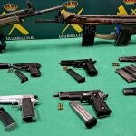 Imagen de archivo de armas incautadas por la Guardia Civil