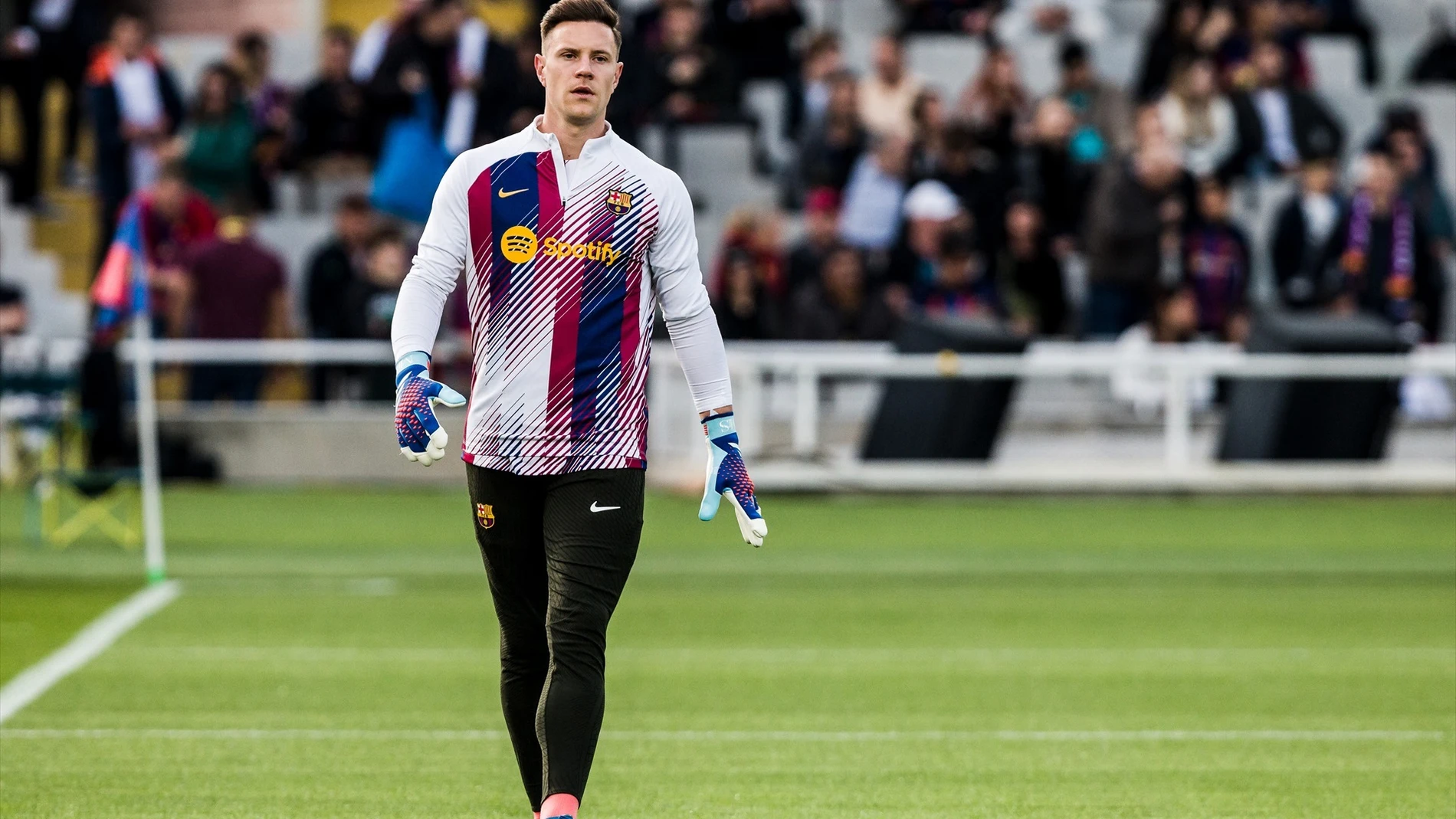Ter Stegen en el calentamiento previo a un partido de Liga