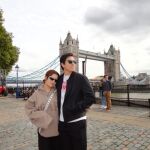 Manuela, hija de Alejandro Sanz, y su pareja Axel Angulo