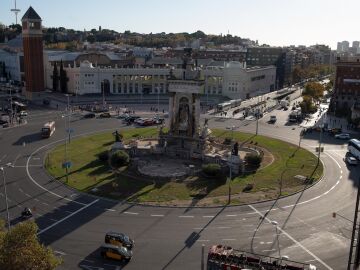La fuente de la plaza España de Barcelona, sin agua 