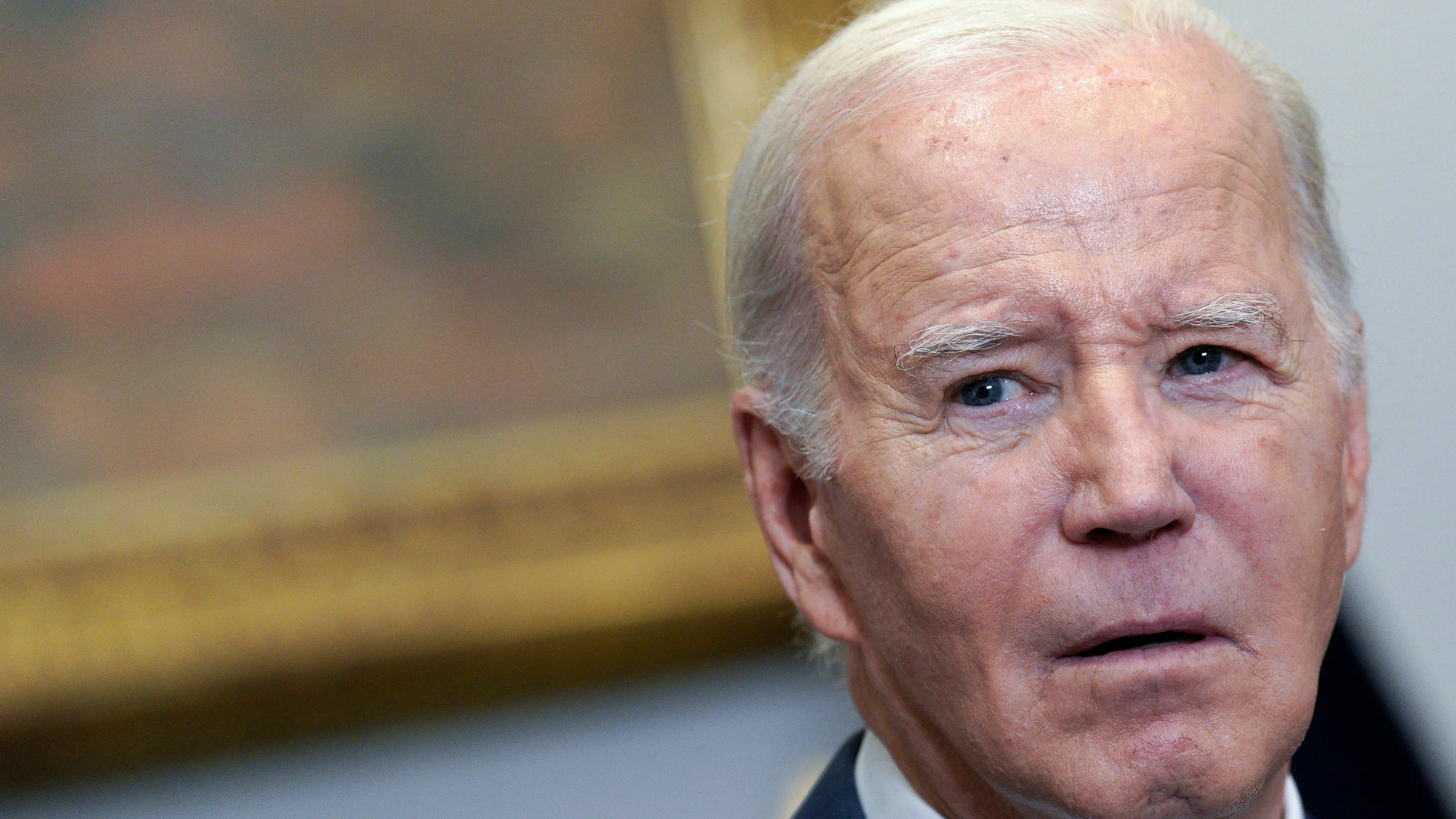 Washington (Usa), 06/12/2023.- US President Joe Biden delivers remarks urging Congress to pass his national security supplemental request, including funding to support Ukraine, from the Roosevelt Room at the White House in Washington, DC, USA, 06 December 2023. (Ucrania) EFE/EPA/YURI GRIPAS / POOL
