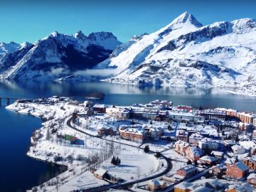 Ria&ntilde;o (Le&oacute;n) y sus alrededores, nevado