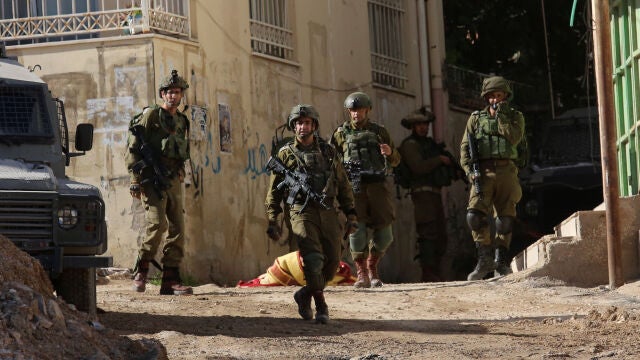 AMP.- O.Próximo.- Israel cifra en 87 sus militares muertos en las operaciones terrestres sobre la Franja de Gaza