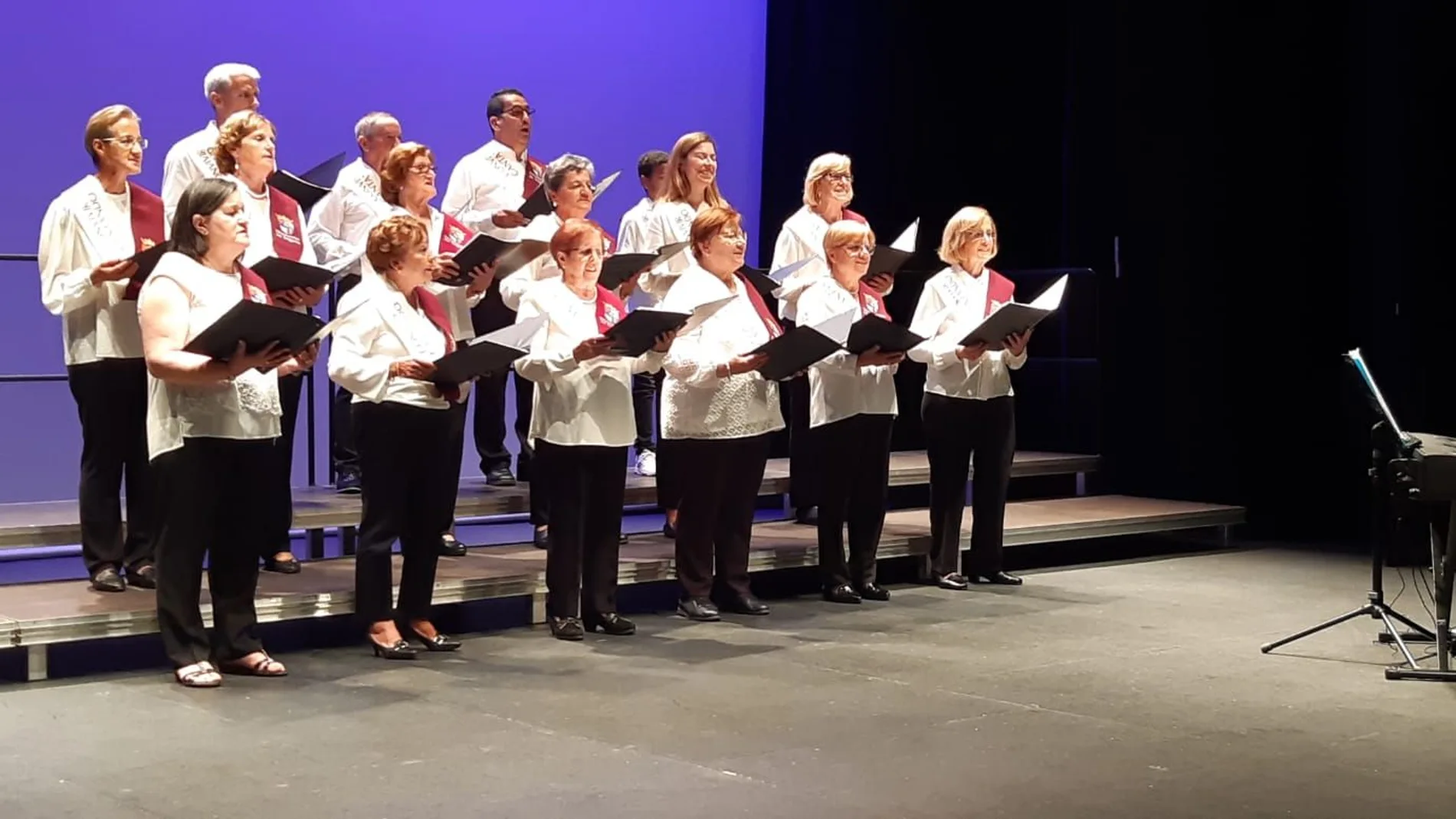 El festival "Aulas para convivir cantando" reúne cada año a participantes de todas las generaciones