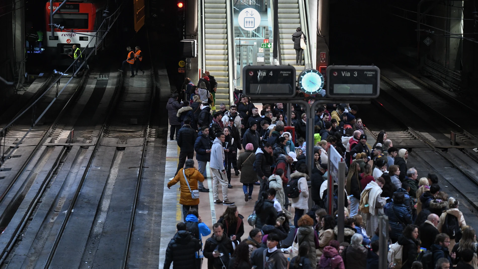 MADRID.-Cercanías sufre restricciones entre Atocha y Recoletos de madrugada tras salirse de nuevo un eje de la vía