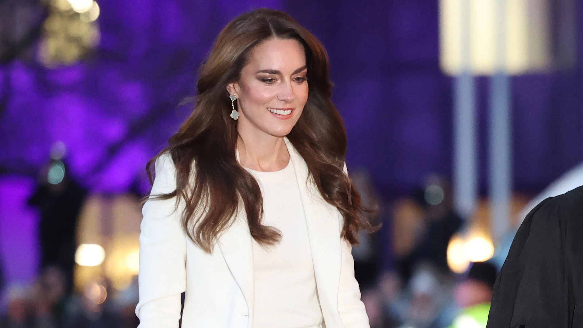 London (United Kingdom), 08/12/2023.- Britain's Catherine, Princess of Wales (L) arrives to attend the 'ÄòTogether at Christmas'Äô carol event at Westminster Abbey in London, Britain, 08 December 2023. (Princesa de Gales, Reino Unido, Londres) EFE/EPA/ANDY RAIN