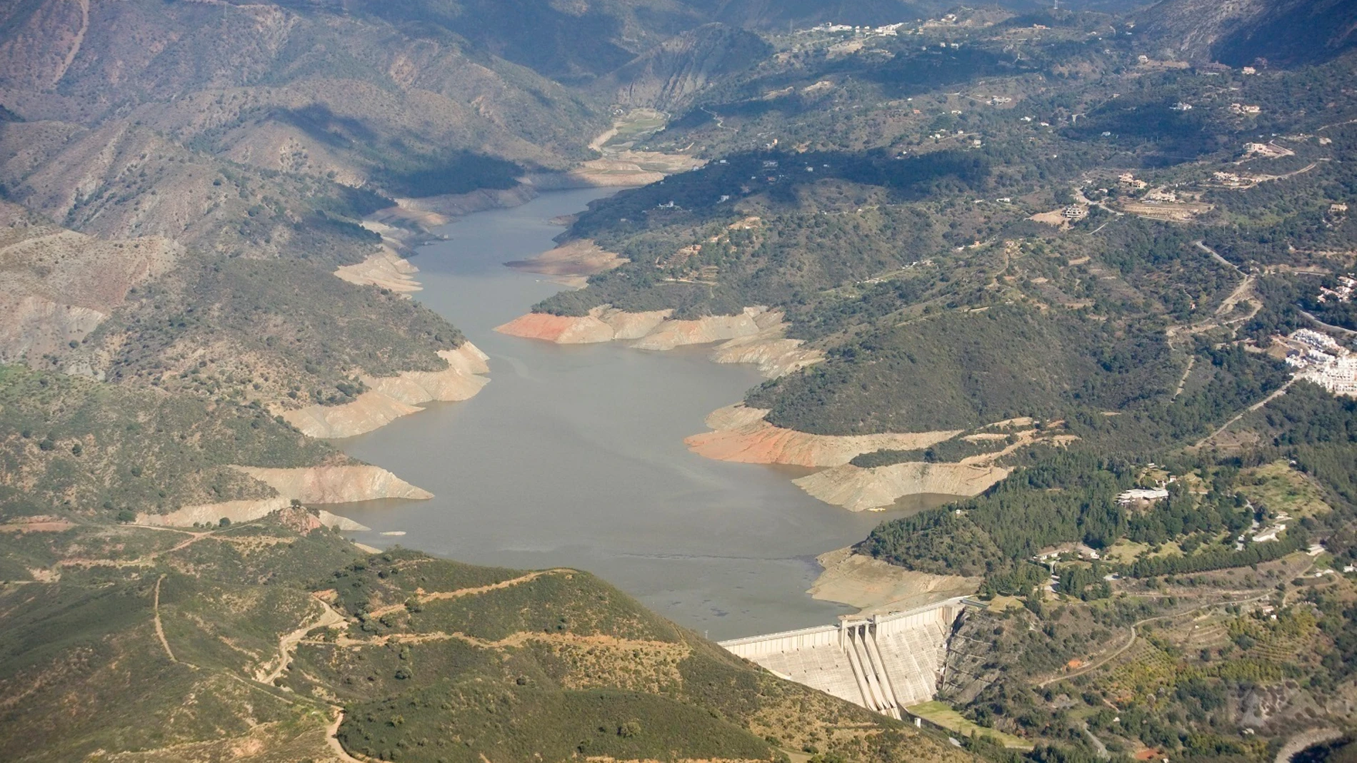Embalse de La Concepción, cuyo recrecimiento es uno de los proyectos contemplados para corregir situaciones de déficit hídrico futuras