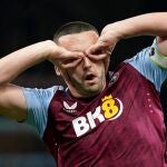  John McGinn celebra el único gol del partido entre el Aston Villa y el Arsenal
