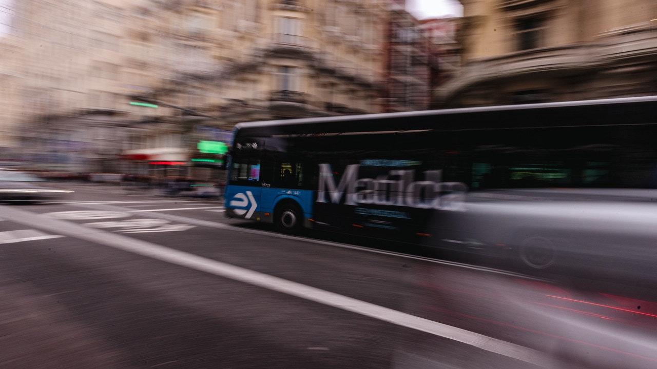 La IA llega a los autobuses de Madrid para detectar ocupaciones indebidas del carril bus
