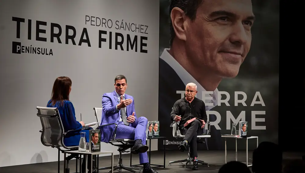 Presentación del libro “Tierra Firme” de Pedro Sánchez en el Circulo de Bellas Artes / © Alberto R. Roldán / D