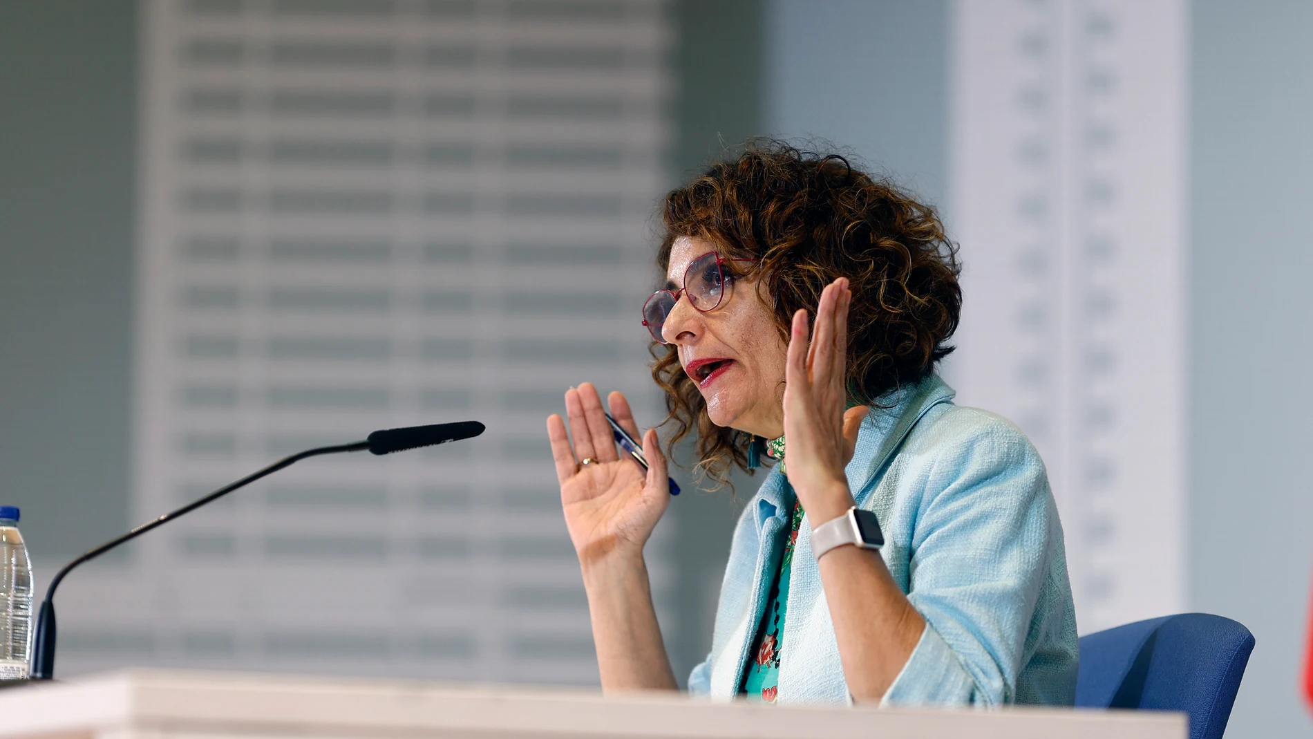 MADRID, 11/12/2023.- La vicepresidenta cuarta del Gobierno y ministra de Hacienda, María Jesús Montero, ofrece una rueda de prensa tras presidir el Consejo de Política Fiscal y Financiera (CPFF), este lunes en Madrid. EFE/ Rodrigo Jiménez