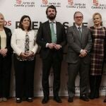 García-Gallardo junto a Mariano Veganzones, Fátima Pinacho o Leticia García, entre otros, antes de clausurar los premios de Comercio