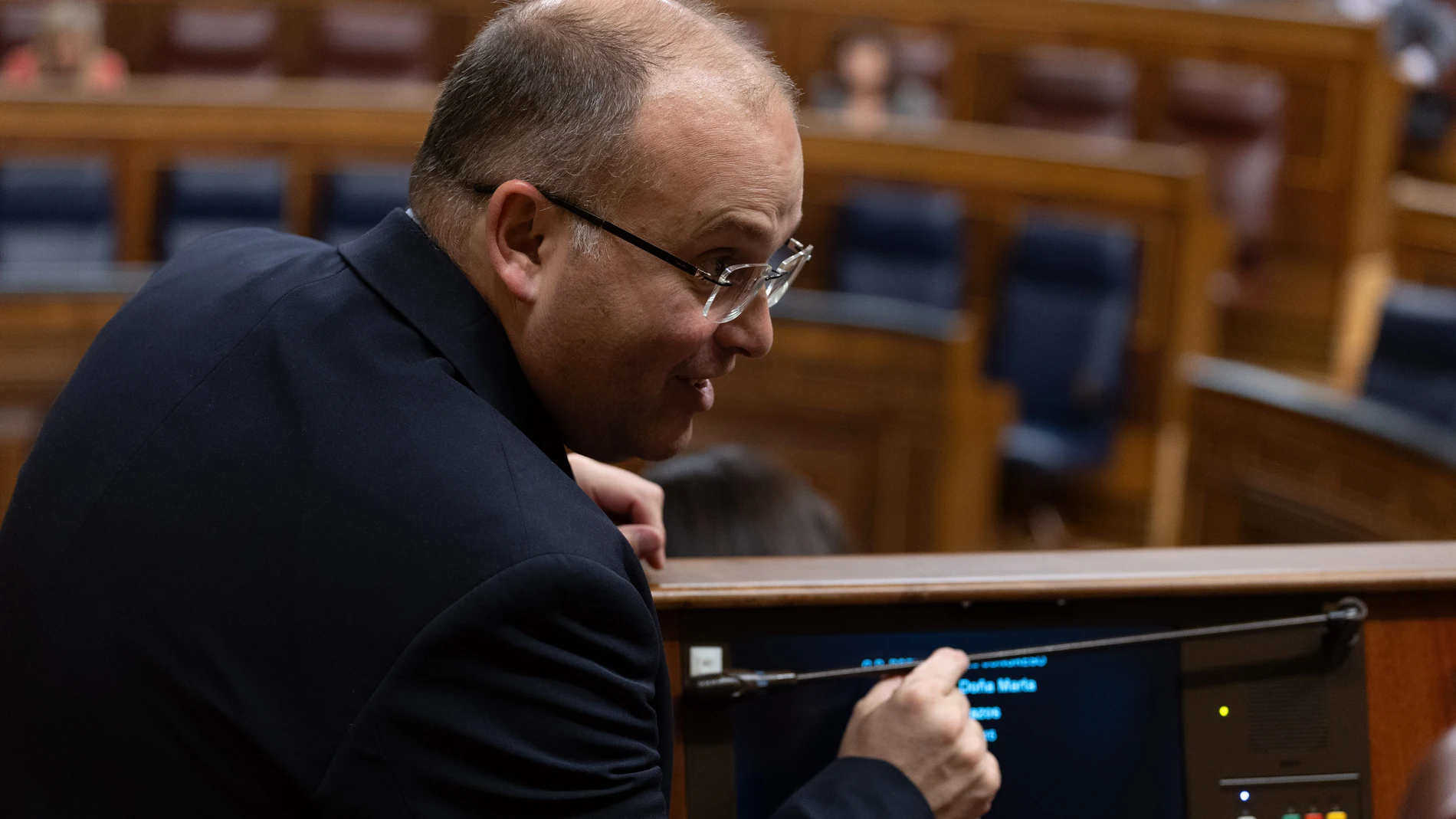 El portavoz del PP en el Congreso, Miguel Ángel Tellado, durante una sesión plenaria, en el Congreso de los Diputados, a 12 de diciembre de 2023, en Madrid (España). El Pleno del Congreso acoge hoy el primer debate de la proposición de Ley de Amnistía registrada por el PSOE, y también decide sobre la creación de las tres comisiones de investigación que los socialistas aceptaron el pasado mes de agosto, a cambio del voto de los independentistas catalanes de ERC y Junts para hacerse con la mayo...