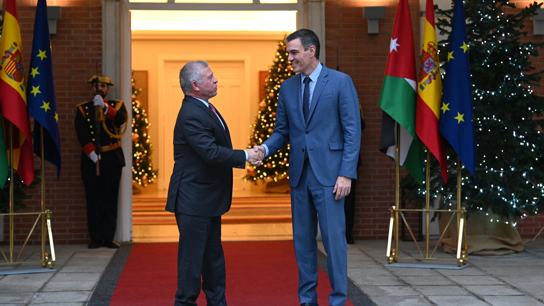 MADRID, 12/12/2023.-El presidente del Gobierno, Pedro Sánchez, durante su encuentro este con el rey Abdalá II de Jordania, este martes en el Palacio de la Moncloa en Madrid.- Pool Moncloa/Borja Puig de la Bellacasa***SOLO USO EDITORIAL/SOLO DISPONIBLE PARA ILUSTRAR LA NOTICIA QUE ACOMPAÑA (CRÉDITO OBLIGATORIO)***