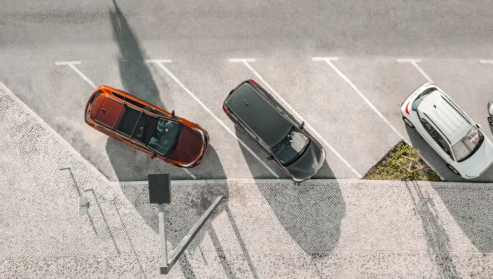Una de las multas más comunes de la DTG se debe al mal aparcamiento o estacionamiento del vehículo