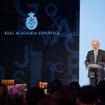 El director de la RAE, Santiago Muñoz Machado, interviene durante la reunión de patronato de la Fundación Pro Real Academia Española y posterior presentación de la incorporación de las definiciones del Diccionario de la Lengua Española (DLE) y del lexicón de la Real Academia de Española (RAE) al ecosistema de Google, en el Palacio Real de El Pardo, a 12 de diciembre de 2023, en Madrid (España).
