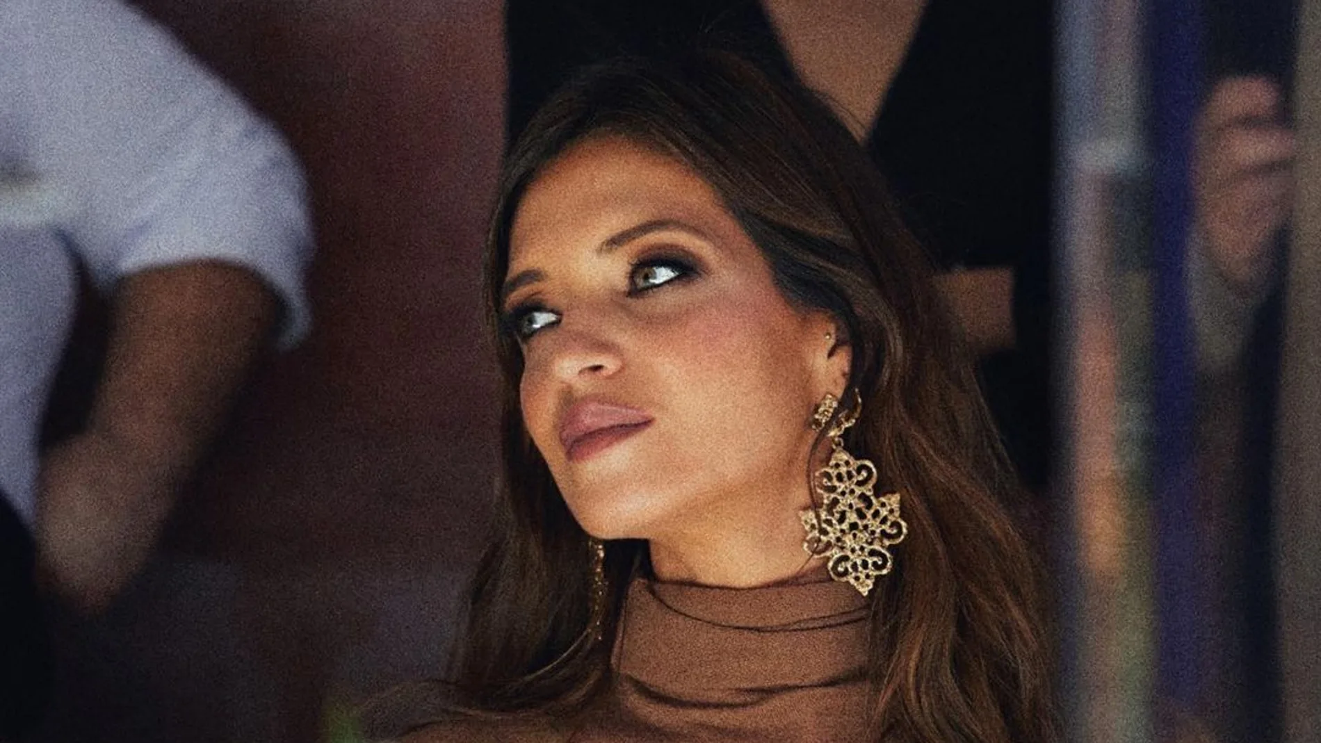Sara Carbonero con look para una cena navideña.