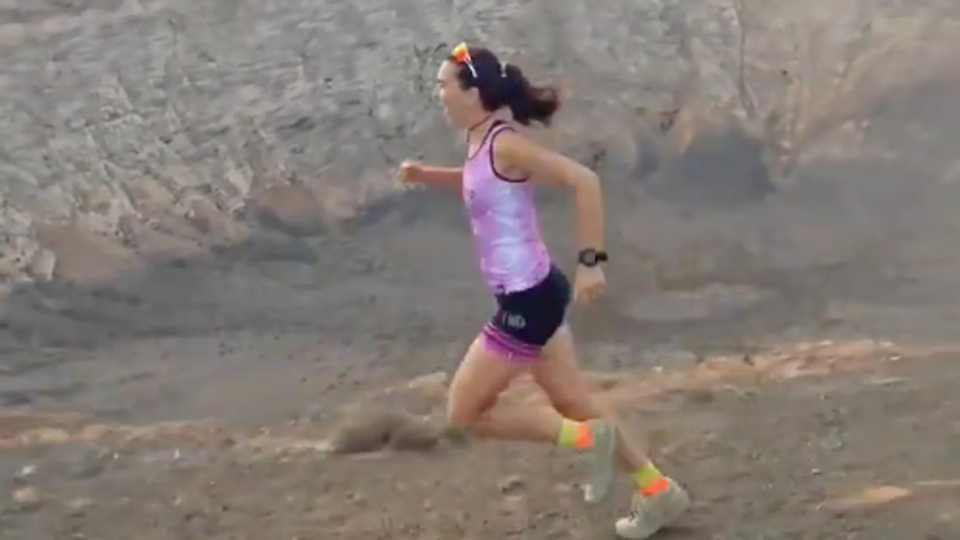 Una deportista podría enfrentarse a una multa de 3.000 euros por correr en un volcán protegido