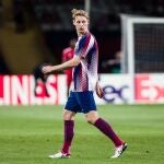 Frenkie de Jong en el calentamiento previo a un partido de Champions League