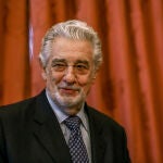 MADRID.-Plácido Domingo se une a los villancicos de la Real Casa de Correos y visita el Belén