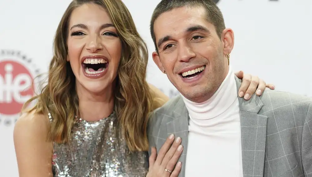 Ana Guerra y Víctor Elías: derroche de complicidad en los Premios Forqué