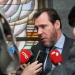 Óscar Puente asiste al acto de toma de posesión del delegado del Gobierno en Castilla y León, Nicanor Sen