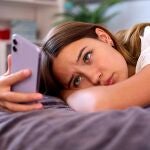 En la era digital, los dispositivos móviles se han arraigado profundamente en la vida de los niños y adolescentes, ofreciendo innumerables ventajas pero también planteando preocupaciones para los padres en todo el mundo