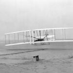 Cómo una parte del ala del Flyer I, el primer avión en volar hace 120 años, terminó en Marte. 