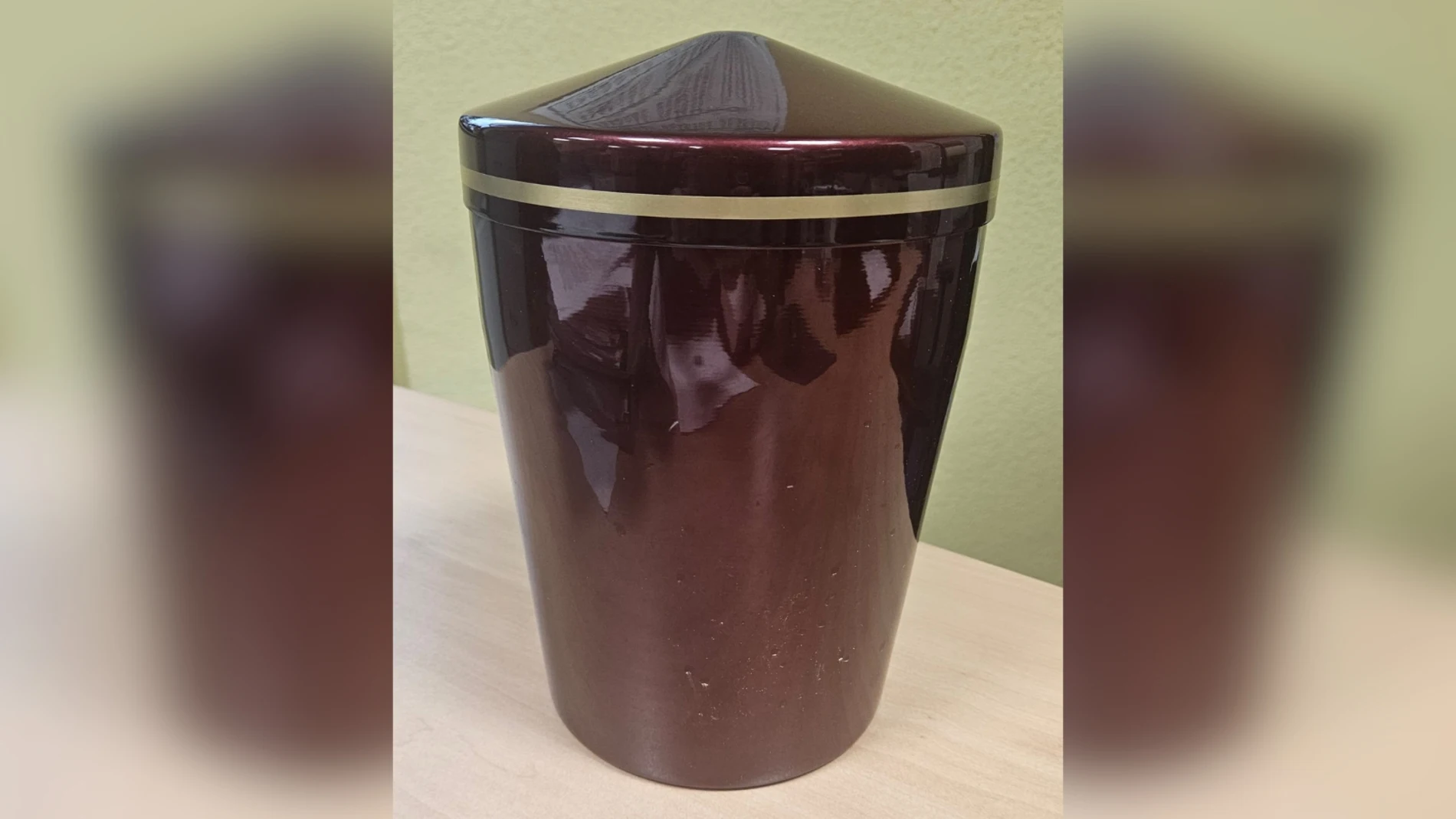 La Policía busca al propietario de una urna funeraria vacía en Valladolid