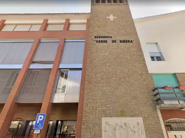 Fachada de la Residencia Virgen de Ribera de la Pobla de Segur, donde residía el anciano Fachada de la Residencia Virgen de Ribera de la Pobla de Segur, donde residía el anciano