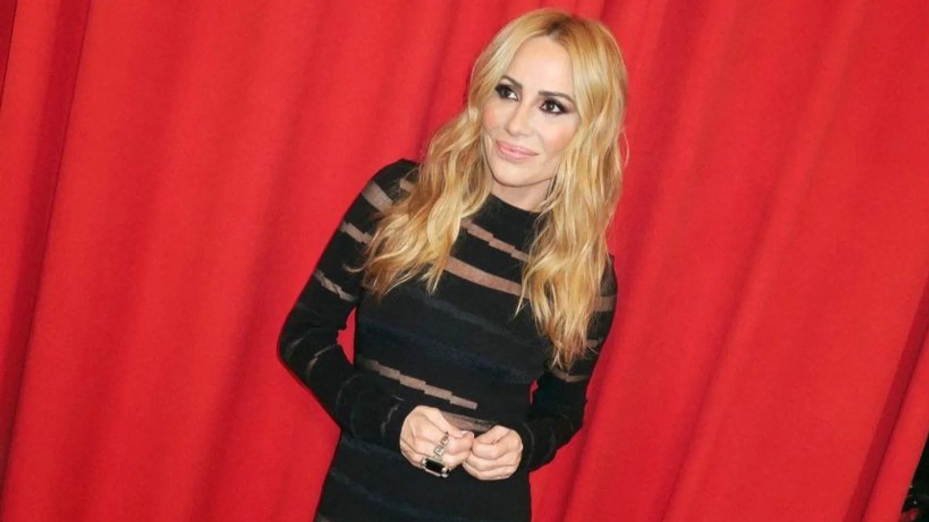 Marta Sánchez con vestido de transparencias.