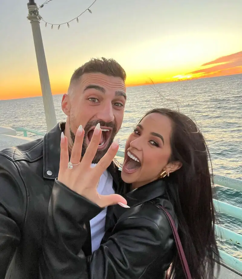 Becky G y Sebastian Lletget