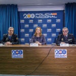  La subdelegada del Gobierno, Marian Rueda (C); el Inspector Jefe de Grupo BPE y F, Alfredo García Ordorica (I); y el comisario jefe de la Policía Nacional en Segovia, Miguel Ángel Martínez (D); informan sobre una importante operación contra el fraude a la Seguridad Social