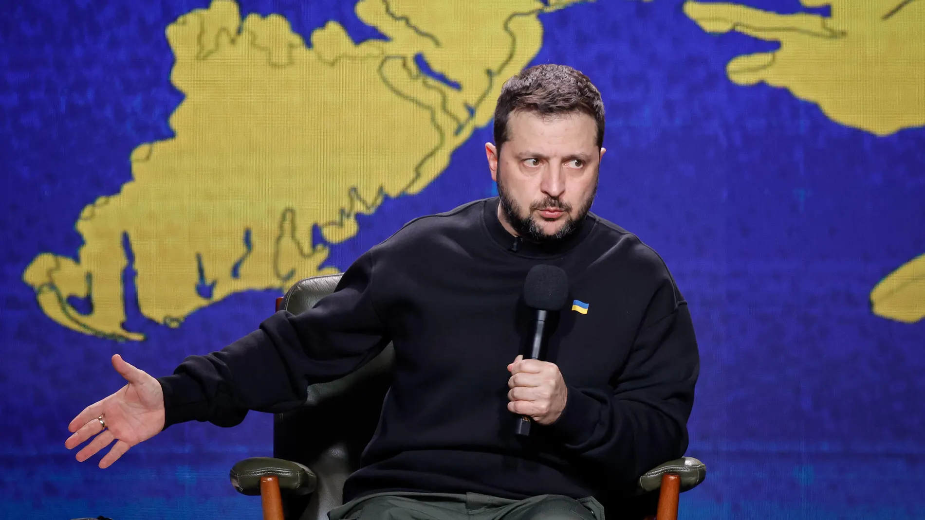 Kyiv (Ukraine), 19/12/2023.- Ukrainian President Volodymyr Zelensky responds to questions from journalists during a press conference in Kyiv (Kiev), Ukraine, 19 December 2023. Zelensky spoke with the media during his year-end press conference amid the Russian invasion. (Rusia, Ucrania, Kiev) EFE/EPA/SERGEY DOLZHENKO