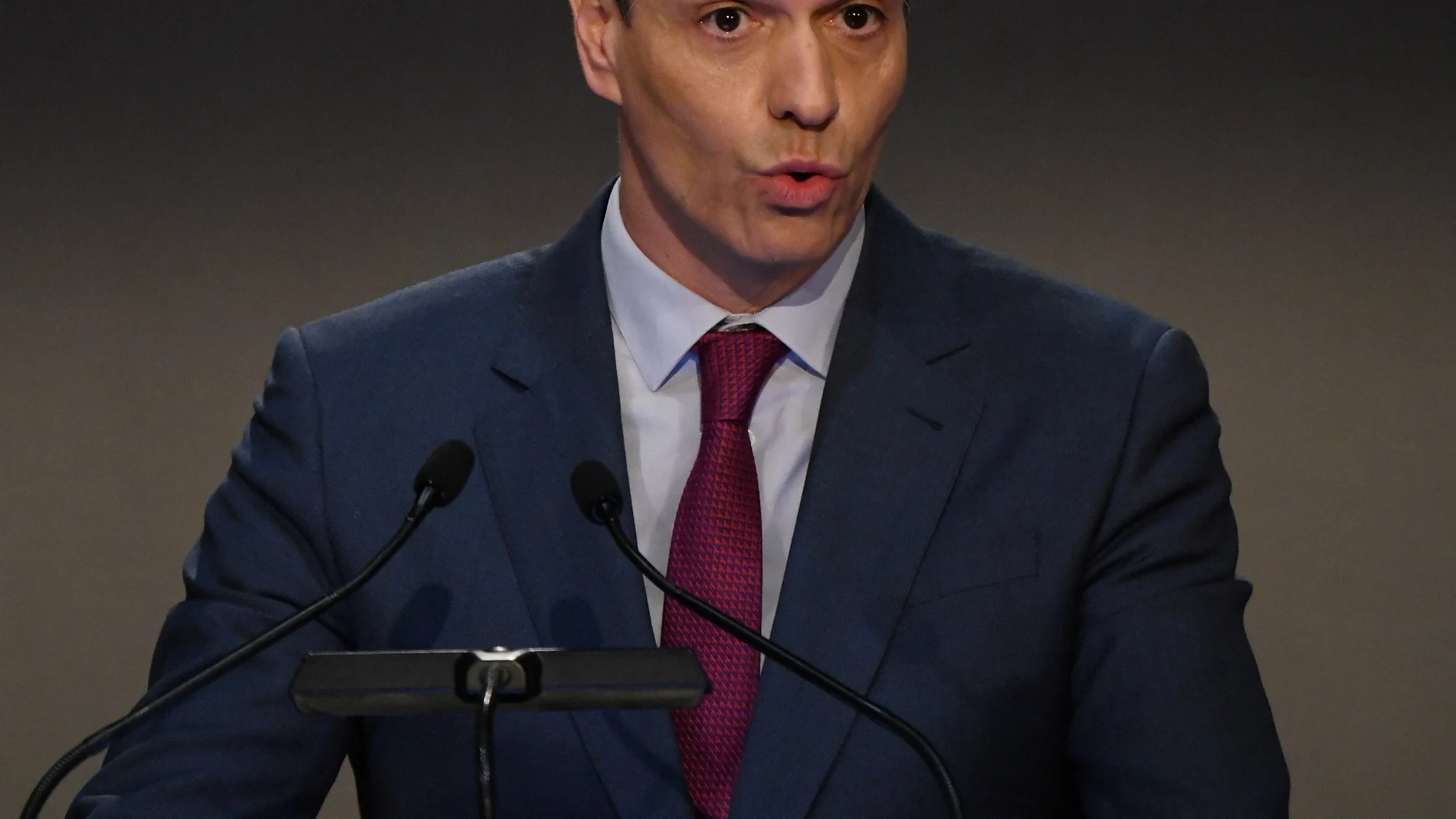 El presidente del Gobierno, Pedro Sánchez, interviene en el homenaje a Jerónimo Saavedra, en el Teatro Real, a 18 de diciembre de 2023, en Madrid (España). El Teatro Real ha organizado un acto para rendir homenaje a Jerónimo Saavedra, uno de los patronos de su fundación. Saavedra fue un político canario defensor y promotor de la cultura y de los proyectos del Teatro Real, de su programación y de las iniciativas para acercar los espectáculos a todos los públicos. 18 DICIEMBRE 2023;SÁNCHEZ;HOMENAJE;ACTO;TEATRO REAL; Fernando Sánchez / Europa Press 18/12/2023