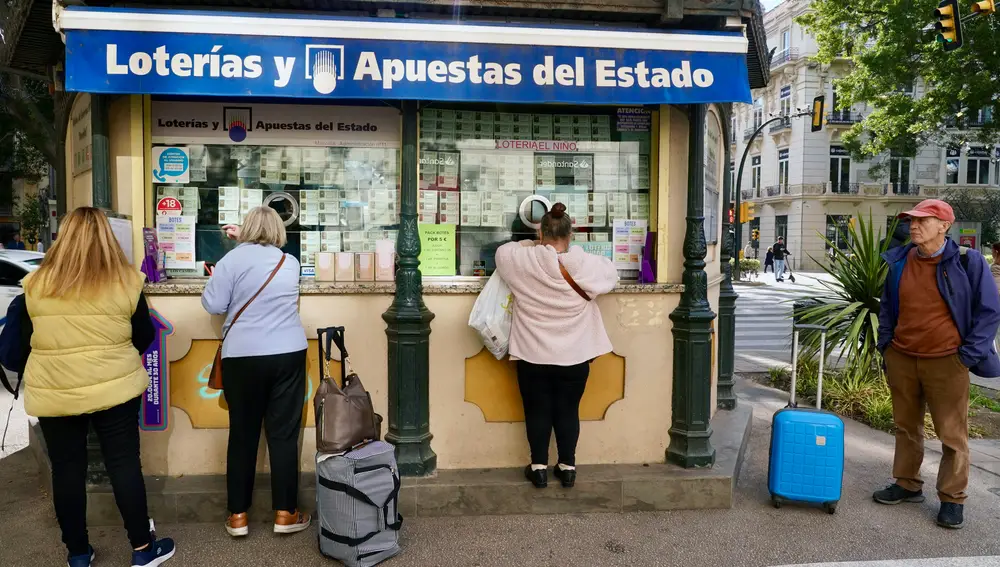 Compras de décimos Lotería Navidad en Málaga
