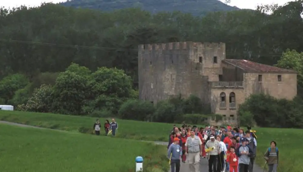 peregrinos en la Vía de Bayona del Camino de Santiago a su paso por Miranda de Ebro