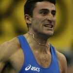 Andrea Barberi durante una prueba de atletismo con la selección italiana
