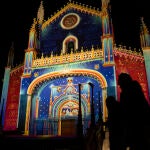  la Iglesia de San Jerónimo el Real, acoge la instalación artística del artista lumínico Patrice Warrener a. D
