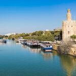 El río Guadalquivir a su paso por Sevilla