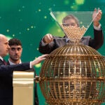 MURCIA.-Lotería.- Murcia, Mazarrón y San Pedro, agraciadas por el 57.421, séptimo quinto premio del Sorteo de Navidad 2023