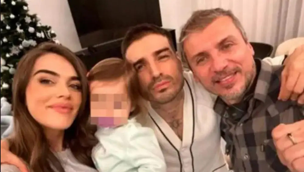 Violeta Magriñán con Fabio Colloricchio y su padre