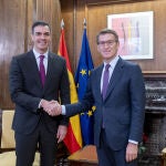 Sánchez y Feijóo acuerdan abrir la negociación para renovar el CGPJ