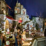 Como cada año al llegar las fiestas navideñas el Palacio Real de Madrid expone gratuitamente su Belén Napolitano para deleite de madrileñas, madrileños y turistas, tal y como fue concebido desde su origen por iniciativa real.