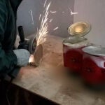La Guardia Civil abre las latas repletas de cogollos de marihuana
