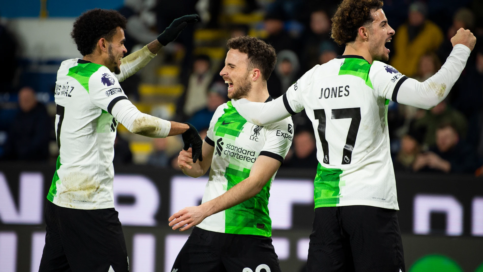 Burnley (United Kingdom), 26/12/2023.- Diogo Jota of Liverpool celebrates after scoring the second goal during the English Premier League soccer match between Burnley FC and Liverpool FC, in Burnley, Britain, 26 December 2023. (Reino Unido) EFE/EPA/PETER POWELL EDITORIAL USE ONLY. No use with unauthorized audio, video, data, fixture lists, club/league logos, 'live' services or NFTs. Online in-match use limited to 120 images, no video emulation. No use in betting, games or single club/league/p...