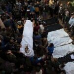 More injured and dead Palestinians arrive to Nassser hospital in Southern Gaza Strip