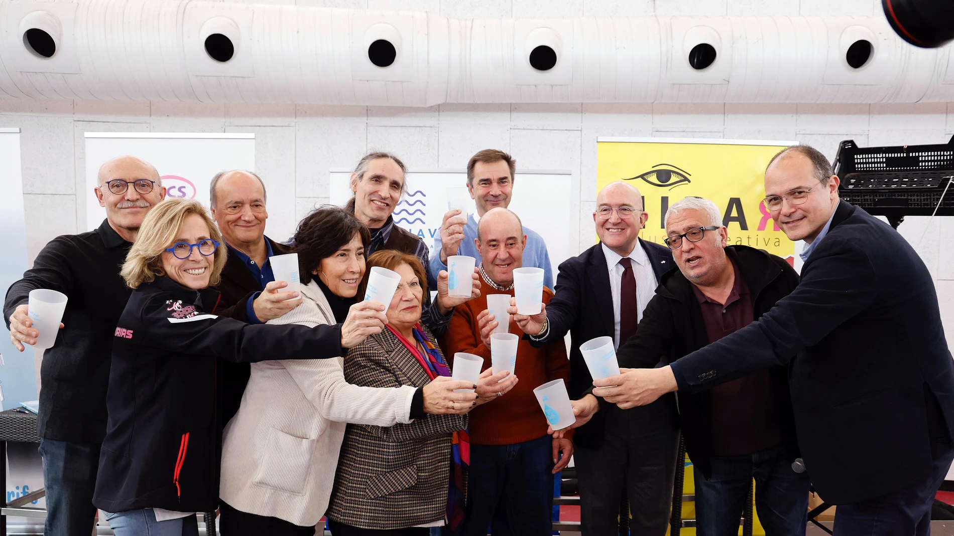 El alcalde de Valladolid, Jesús Julio Carnero, y el humorista Leo Harlem, participan en una nueva edición de ‘El hada del agua’ con ilustraciones de alumnos del proyecto de inclusión creativa MIRAR 3.0 de Fundación Personas