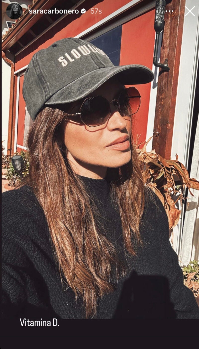 Sara Carbonero con gorra de su marca.