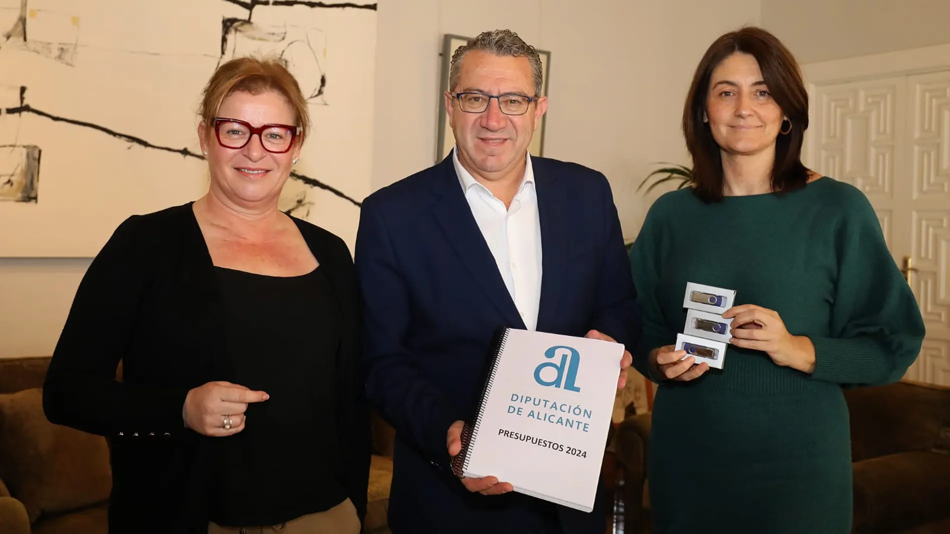 El presidente de la Diputación de Alicante, Toni Pérez, ha presentado hoy su propuesta de presupuesto para 2024.